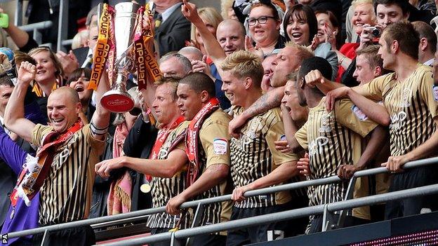 Bradford beat Northampton at Wembley to clinch promotion