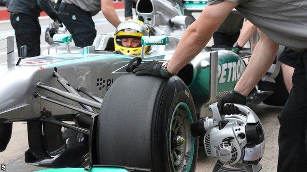 Mercedes tyre change