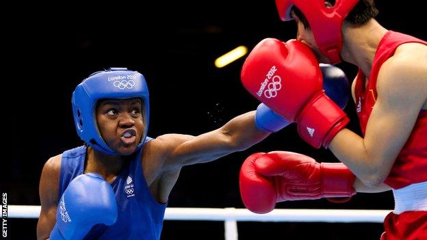 Nicola Adams fights Ren Cancan