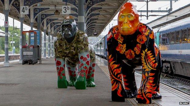 Go Go Gorillas arrive at Norwich station