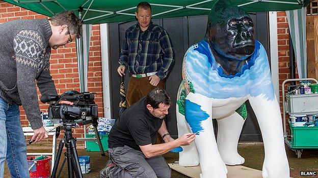 Artist paints Go Go Gorilla