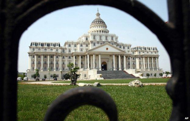 A replica Capitol Hill/White House in China