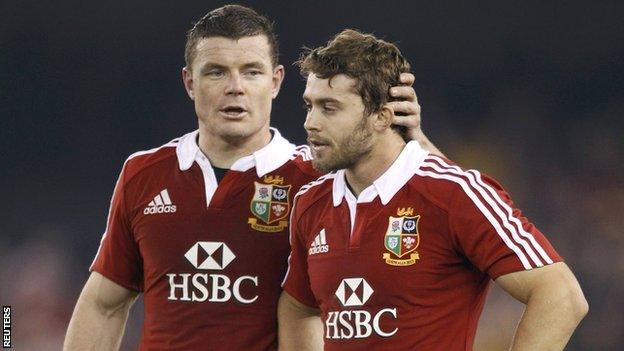 Leigh Halfpenny is consoled by Lions team-mate Brian O'Driscoll after missing a late kick against Australia