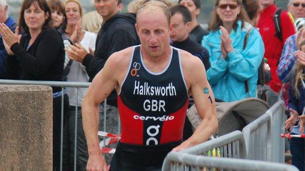 Dan Halksworth in the Jersey Triathlon