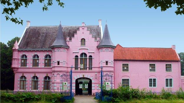 Pink Castle, Holland