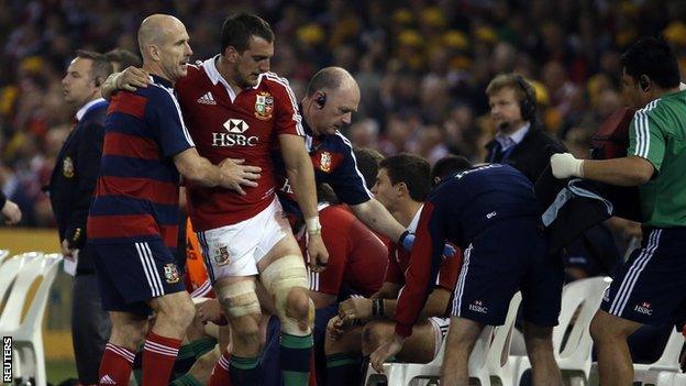 British and Irish Lions captain Sam Warburton (centre)