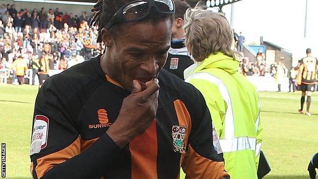 Barnet boss Edgar Davids