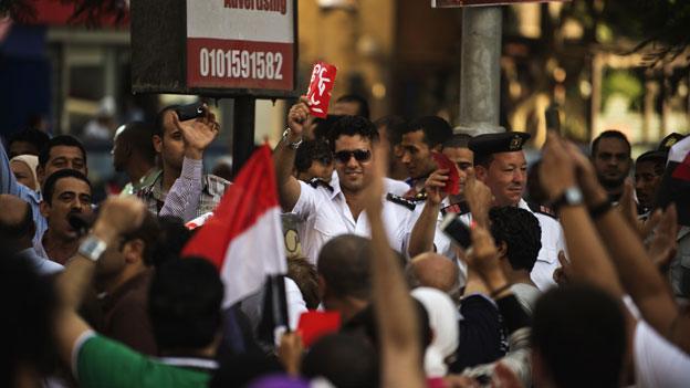 Police joining in Cairo protests (30 June)