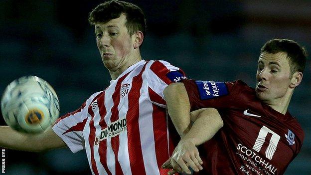 Shane McEleney of Derry City and Drogheda United's David Cassidy