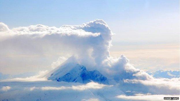 Redoubt eruption in 2009 AVO/USGS