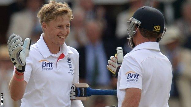 Joe Root and Ian Bell