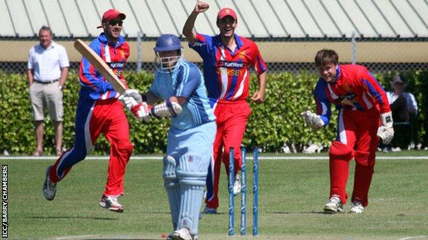 Jersey celebrate a wicket v Argentina