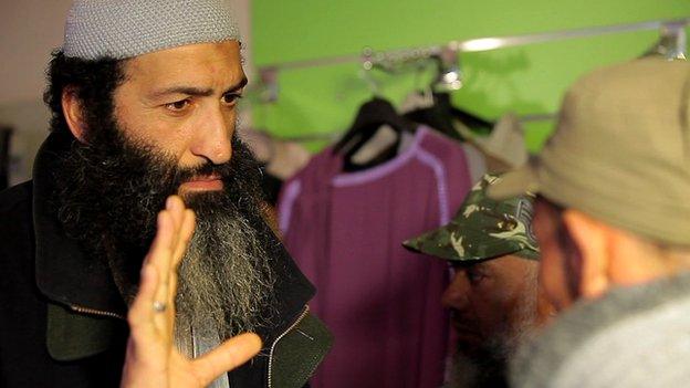 Abdesslam Sharif giving advice