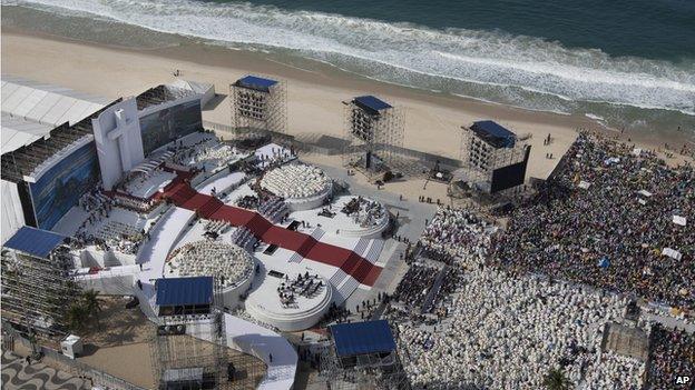 Stage on Copacabana beach (28 July 2013)