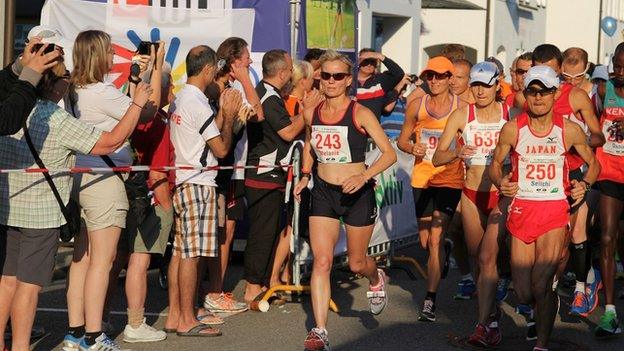 Mel Jewett on her way to bronze in the marathon