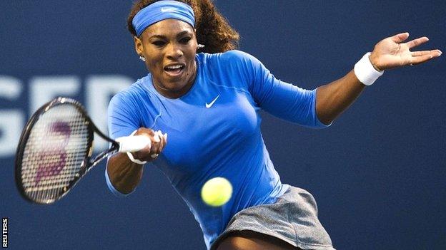 Serena Williams in semi-final action against Agnieszka Radwanska