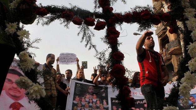 Memorial march for Egyptian Christians killed in clashes in April 2013 (file photo 24 May)