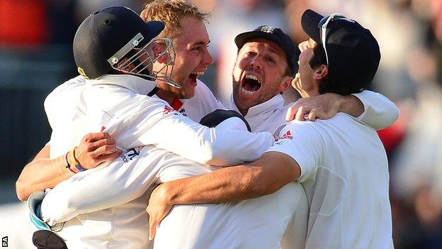 England celebrate Ashes win