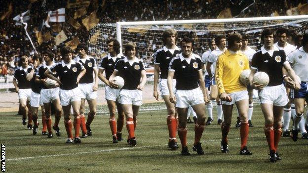 McQueen played in the Scotland team that won 2-1 at Wembley in 1977