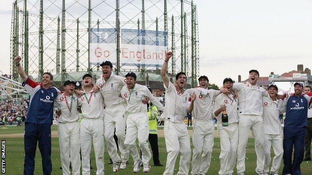 England celebrate winning the Ashes at the Oval in 2005