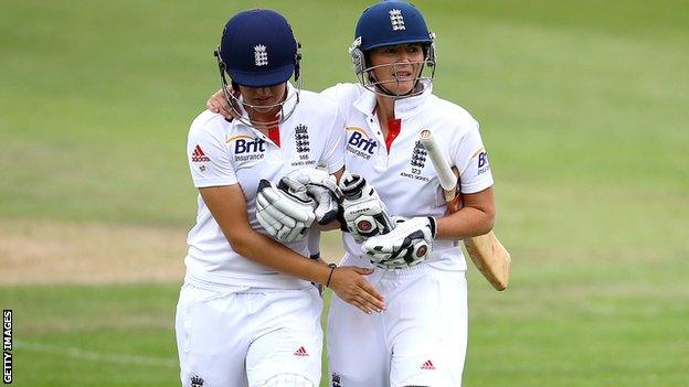 Sarah Taylor and Charlotte Edwards