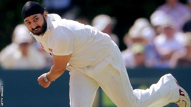 Monty Panesar bowling for Essex against Northants