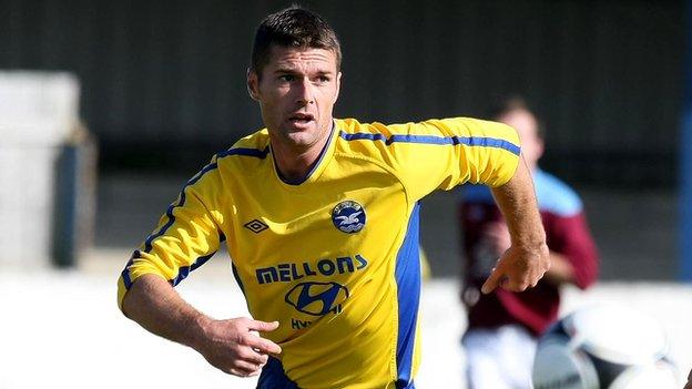 Dean Youle scored in Bangor's 3-2 win at Warrenpoint