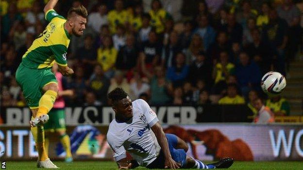 Anthony Pilkington scores for Norwich