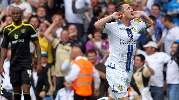 Ross McCormack (right) celebrates scoring against Sheffield Wednesday