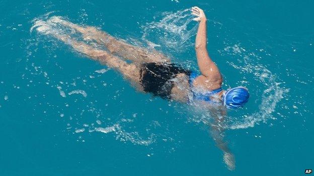 Diana Nyad approaches Key West, Florida, on 2 September 2013