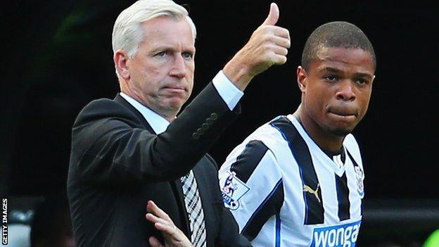 Newcastle manager Alan Pardew (left) and striker Loic Remy