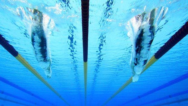 Swimmers under water