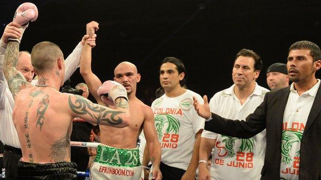 Ricky Burns and Raymundo Beltran have to settle for a draw