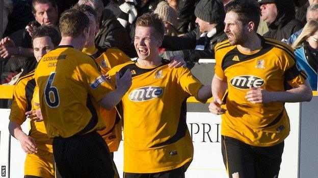 Alloa players celebrating