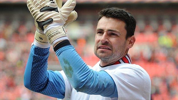 Crewe keeper Steve Phillips