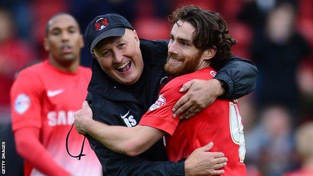 Russell Slade (l) and Romain Vincelot