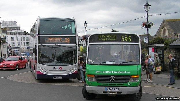 First bus and Western Greyhound bus in Cornwall