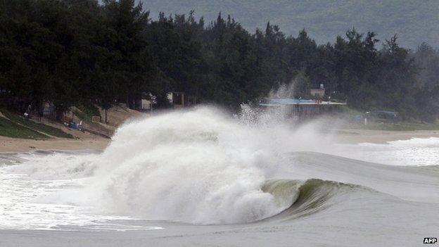 Strong waves hit the coast of Shenzhen in southern China's Guangdong province on 22 September 2013, brought on by the approaching Typhoon Usagi.