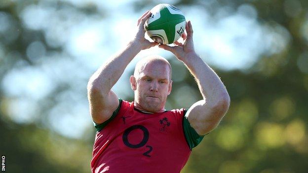 Paul O'Connell trains with the Ireland squad on Monday