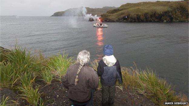 Sarah Outen arrives in Alaska