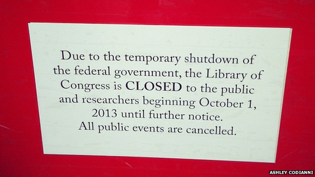 Signpost announcing closure of Library of Congress in Washington DC on 1 October