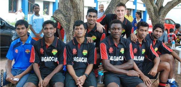 Darryl Duffy (top right) with his Salgaocar team-mates