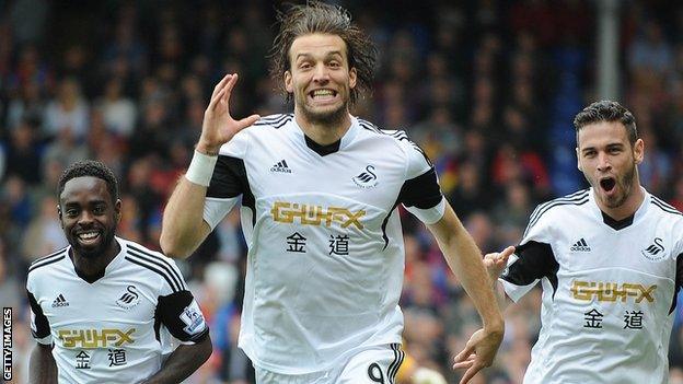 Michu celebrates