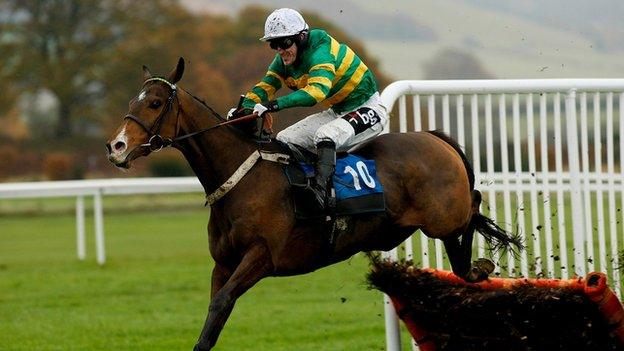 AP McCoy rides Front of House at Ludlow in 2008