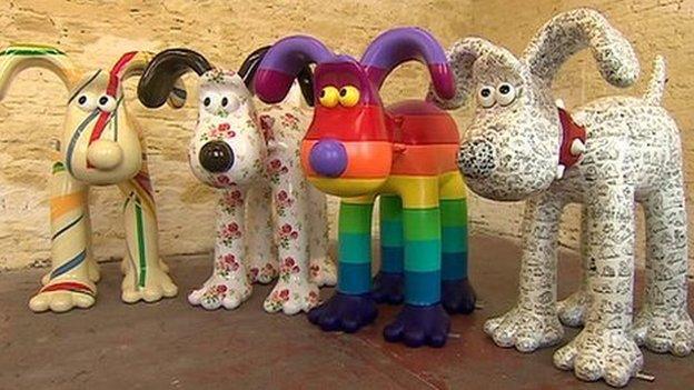 Giant Gromit sculptures unveiled in Bristol