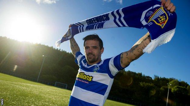 Nacho Novo has signed for Morton