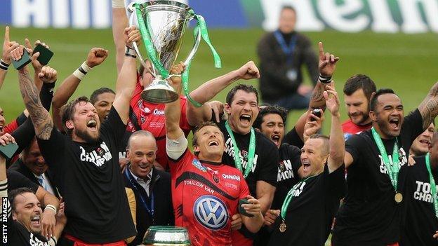 Toulon and Jonny Wilkinson celebrate winning the Heineken Cup