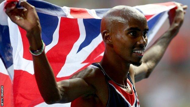 Mo Farah celebrates victory