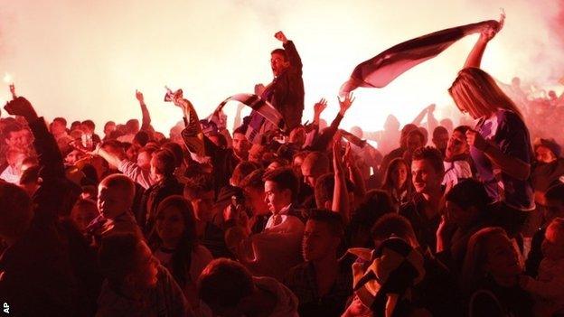 Bosnia-Hercegovina fans celebrate after their qualification for the World Cup finals