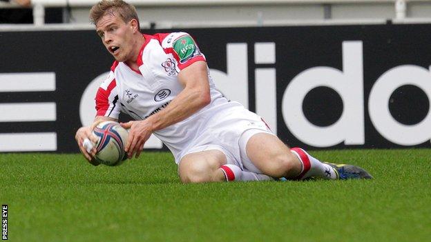 Ruan Pienaar scores Ulster's first-half try